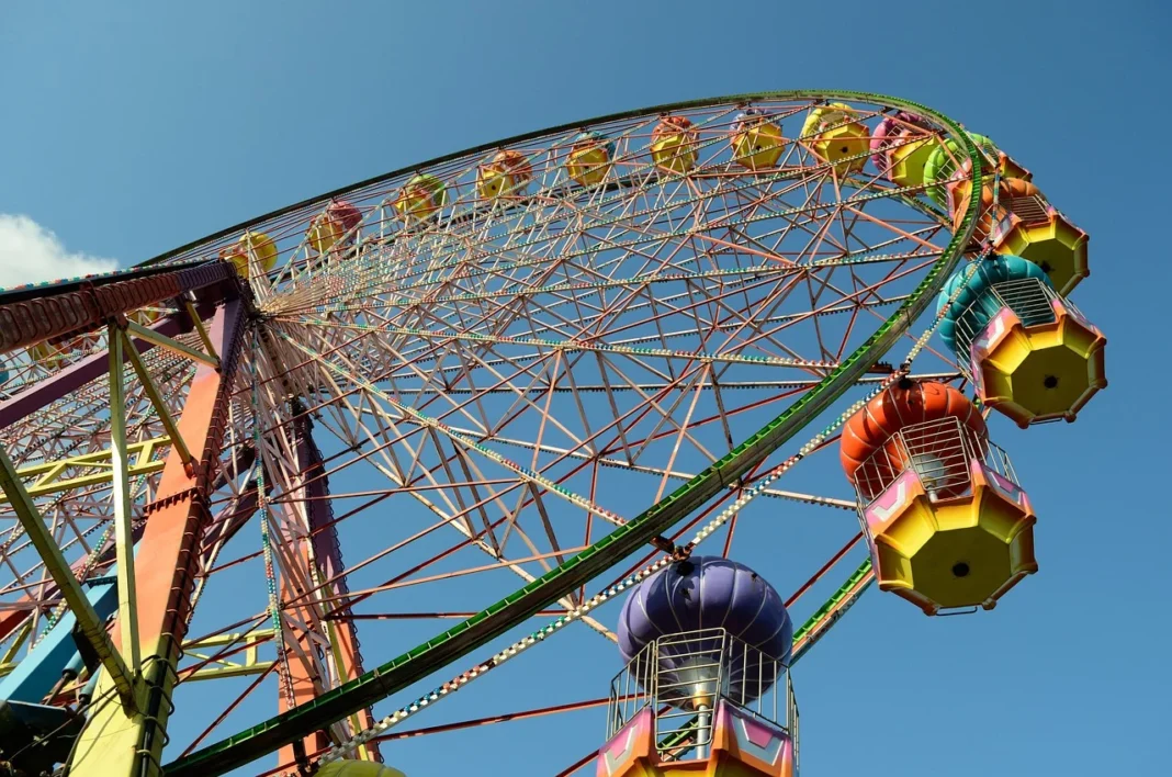 luna park g383a871fc 1280.jpg